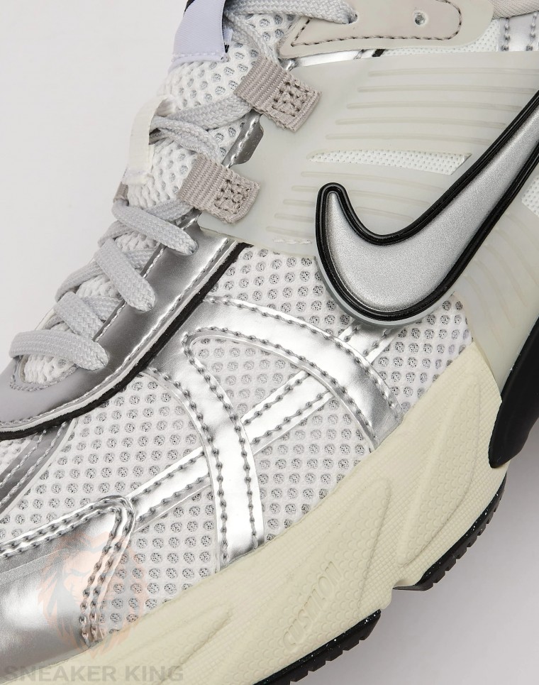 Кросівки Nike V2K Run silver white HJ4497 100